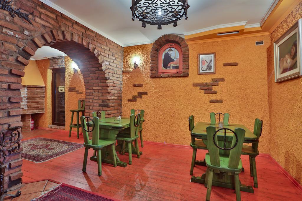 Casa Oasa -Accommodation , Pizzeria & Bar Марезиге Экстерьер фото